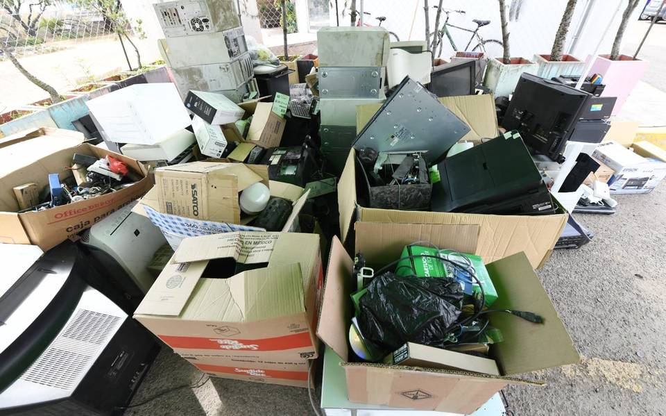 No lo tires!, basura electrónica es recolectada en centro de acopio en  Irapuato - El Sol de Irapuato | Noticias Locales, Policiacas, de México,  Guanajuato y el Mundo