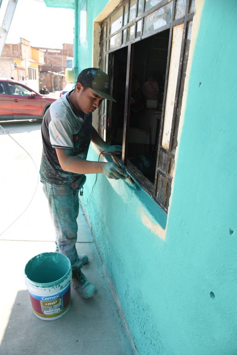 Invierten 16 millones para pintar fachadas de viviendas en Irapuato - El  Sol de Irapuato | Noticias Locales, Policiacas, de México, Guanajuato y el  Mundo